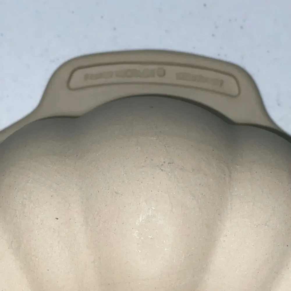 Pampered Chef Family Heritage Fluted Bundt Cake Stoneware Pan Full Size 10" USA - Picture 4 of 9